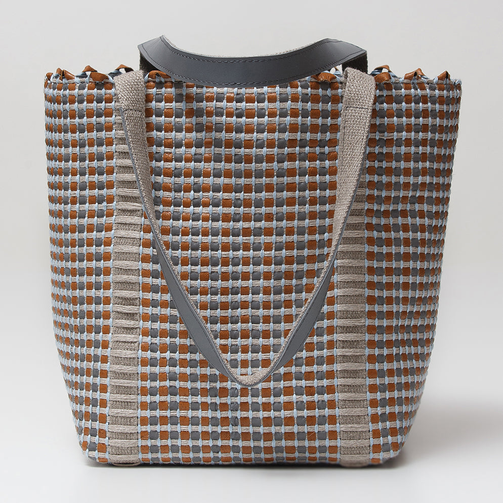 Handwoven Tote Bag AUSTĖ #01 caramel/reflective